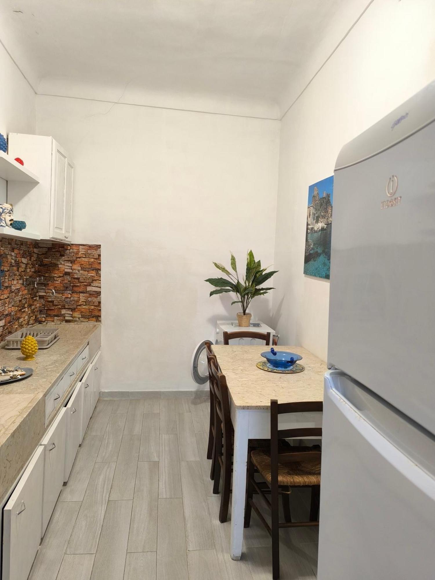 Casa Di Nick Apartment Trapani Bagian luar foto